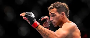 r-ufc-charles-oliveira-2020.jpg