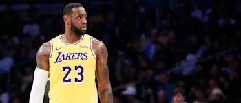 r-nba-lebron-lakers-23.jpg