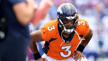 Russell Wilson Broncos Warming Up