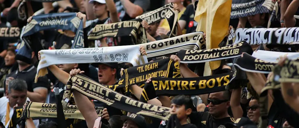 lafc-fans.jpg