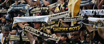 lafc-fans.jpg