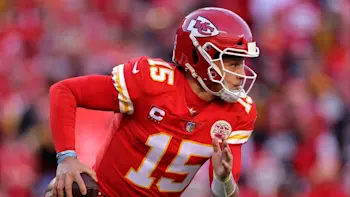 Patrick Mahomes Chiefs Scramble