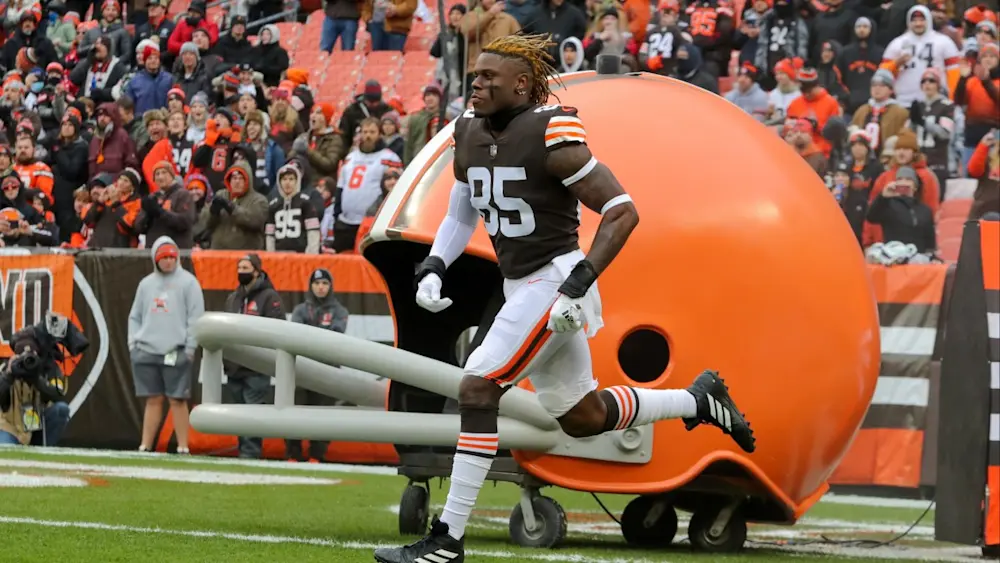 David Njoku Browns running out of the tunnel