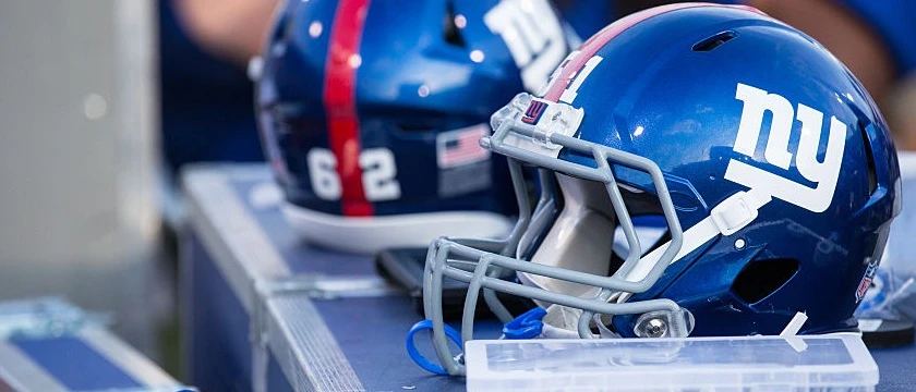 r-nfl-giants-helmet.jpg