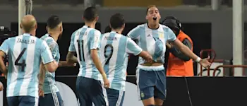 r football argentina celebrating