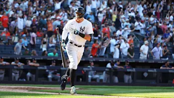 Yankees Aaron Judge Bat Flip