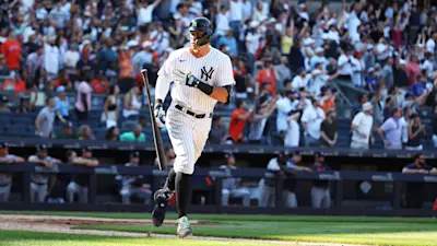 Yankees Aaron Judge Bat Flip