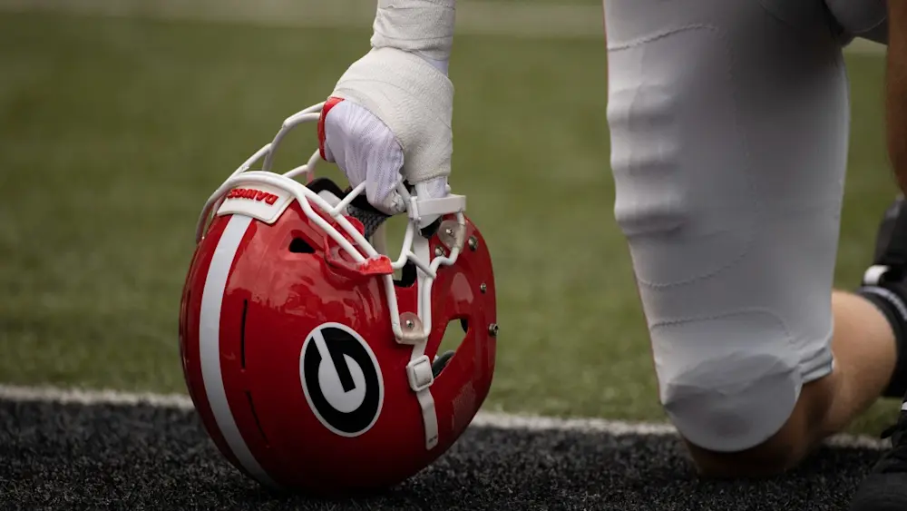 Georgia Bulldogs Football Helmet With Player