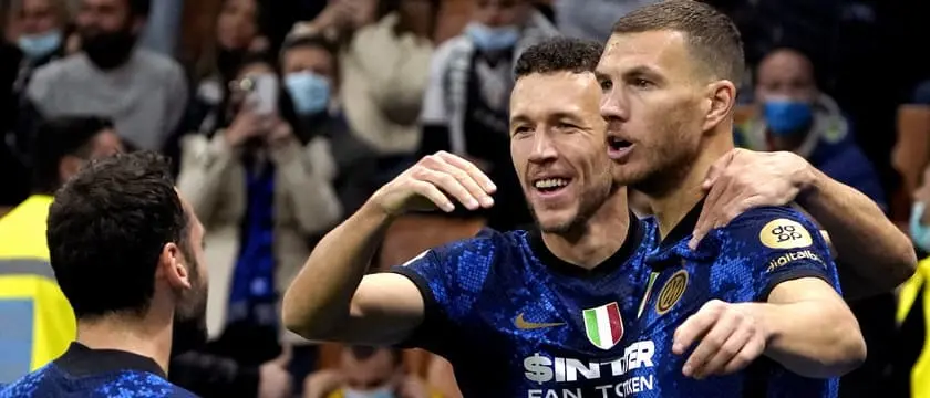 r-football-serie-a-inter-dzeko-2022.jpg