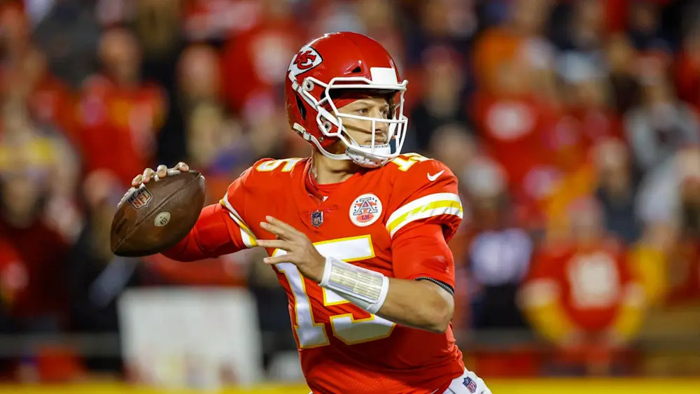 Patrick Mahomes Chiefs Throw