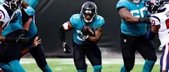 r-nfl-jaguars-james-robinson-111120.jpg