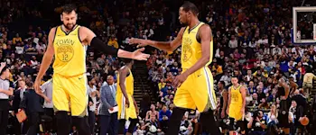 r-nba-warriors-bogut-durrant-2019.jpg