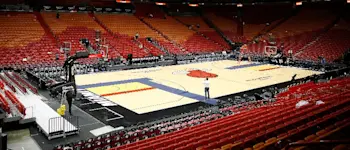 r-nba-heat-empty-court-190320.jpg