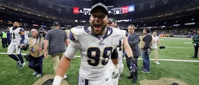 r-nfl-rams-aaron-donald-050720.jpg
