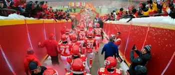 r-nfl-chiefs-arrowhead-19.jpg