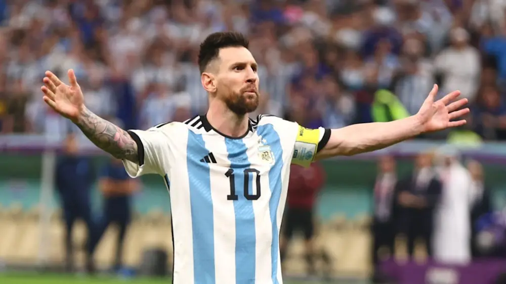 Lionel Messi Argentina hands out