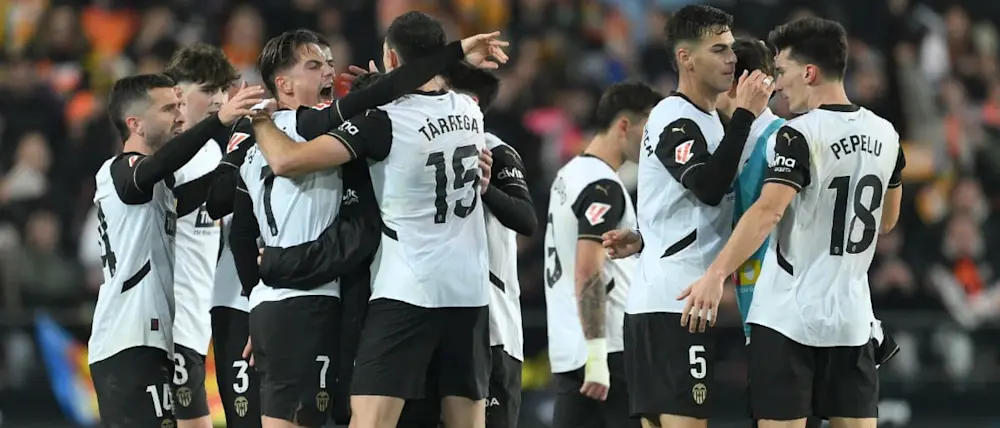 football 2025 spain liga ea sport valencia group goal celebration