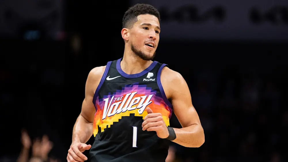 Devin Booker Suns jogging