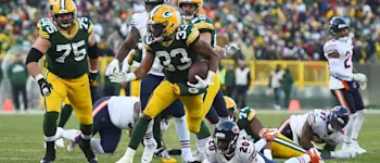 r-nfl-packers-aaron-jones-221219.jpg
