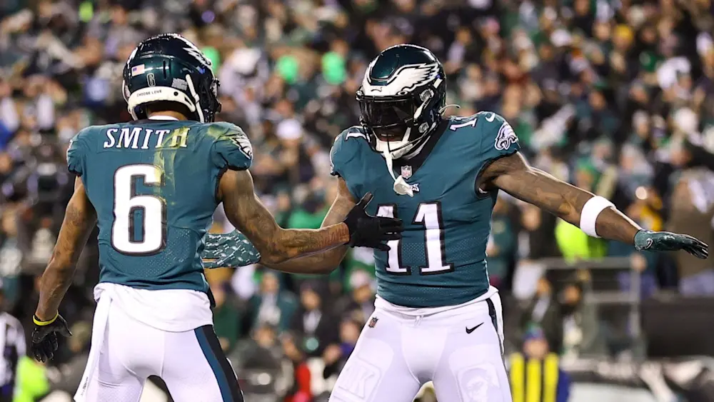 AJ Brown & DeVonta Smith handshake Eagles