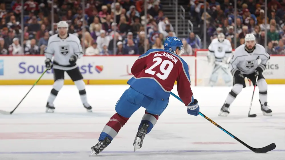 Nathan MacKinnon Avalanche Skating