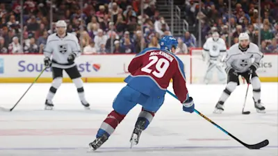 Nathan MacKinnon Avalanche Skating