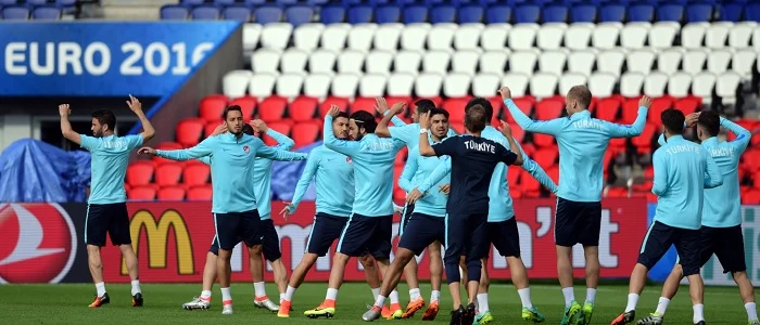 r football turkey training