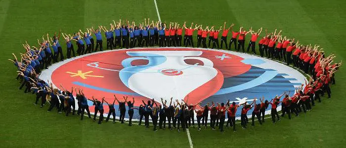 r football euro generic circle people