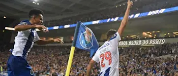 r-football-portugal-porto.jpg