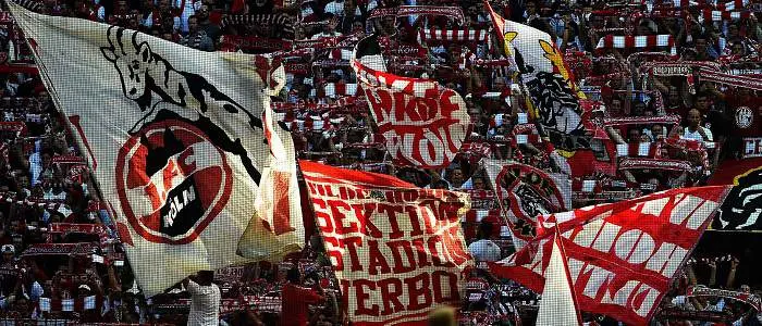 r-football-bundesliga-cologne-fans.jpg