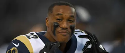 r-nfl-rams-marcus-peters.jpg