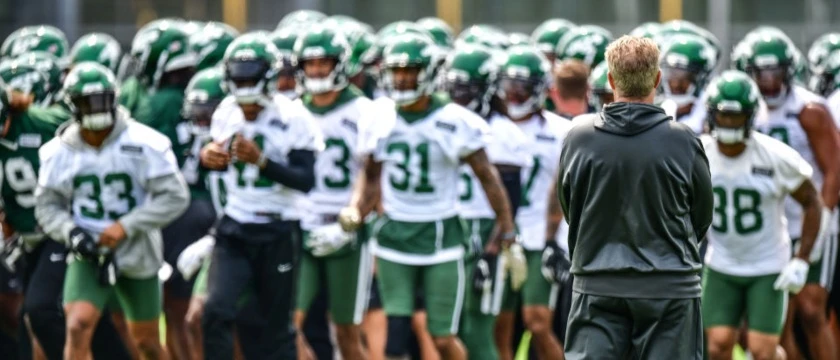 r-nfl-jets-trainingcamp.jpg
