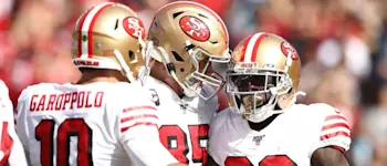 r-nfl-49ers-team-300120.jpg