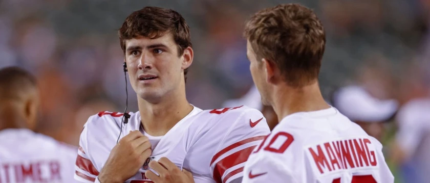 r-nfl-giants-jones-manning.jpg