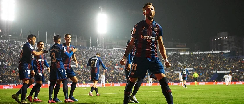 r football levante hero morales 2020