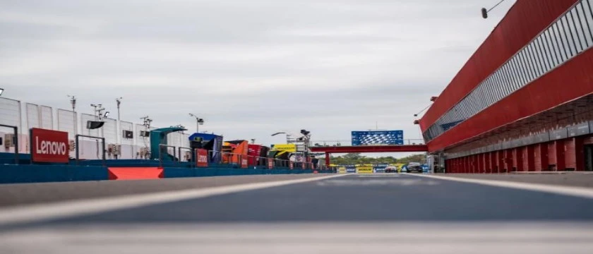r betfair 26 04 23 motociclismo pit