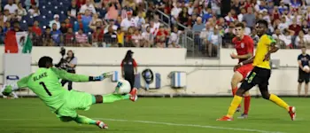 r-soccer-usmnt-pulisic.jpg
