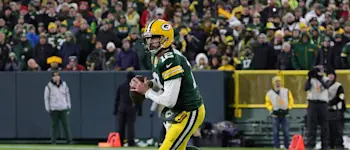 r-nfl-packers-aaron-rodgers-rollout-2021.jpg