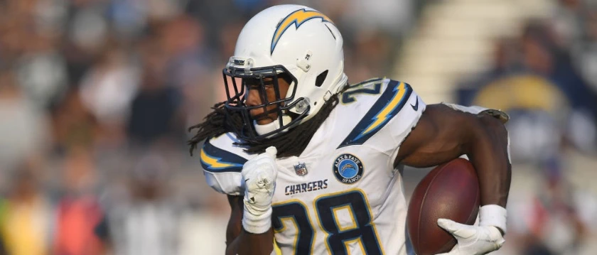 r-nfl-chargers-melvin-gordon-280919.jpg