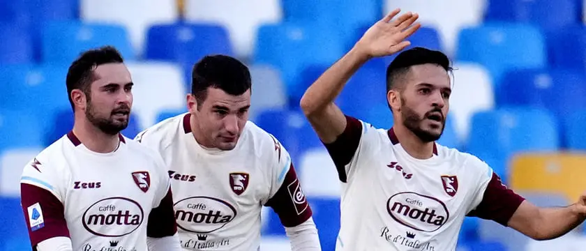 r football serie a salernitana celebration 2022 8x3