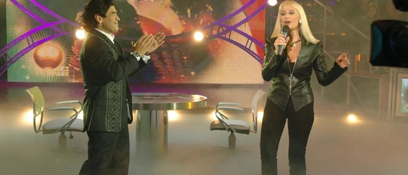 r-tv-raffaellacarra-maradona.jpg