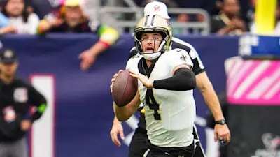 Derek Carr Saints Scramble