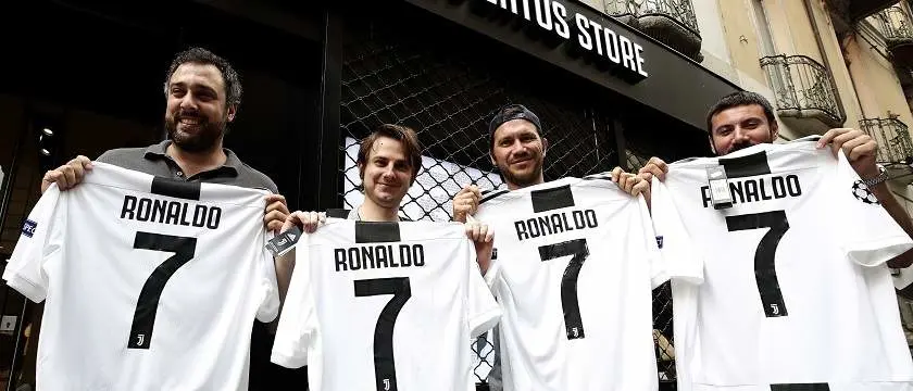 r football juventus ronaldo shirt