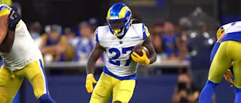 r-nfl-rams-darrell-henderson-running-2021.jpg