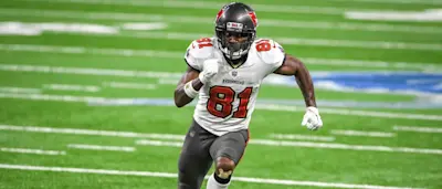 Antonio Brown Buccaneers Run