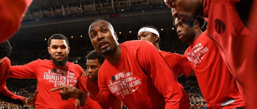 r-nba-raptos-ibaka-070220.jpg