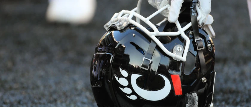 NCAAF Cincinnati Helmet