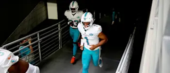 r-nfl-miami-dolphins-tua-tagavailoa-111120.jpg