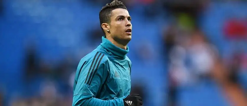 r-football-cristianoronaldo-neutral-new.jpg