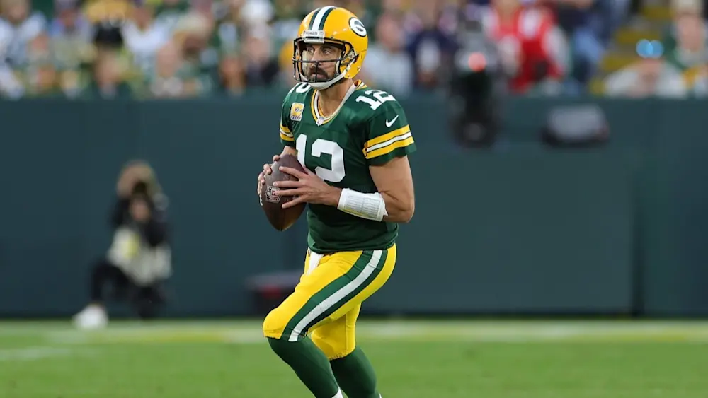 Aaron Rodgers Packers drop back